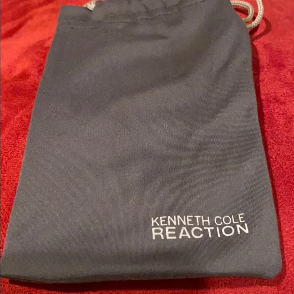 Black Square Frame Sunglasses - Picture 6 of 7